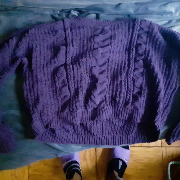 Sweater - Picture 2 of 4